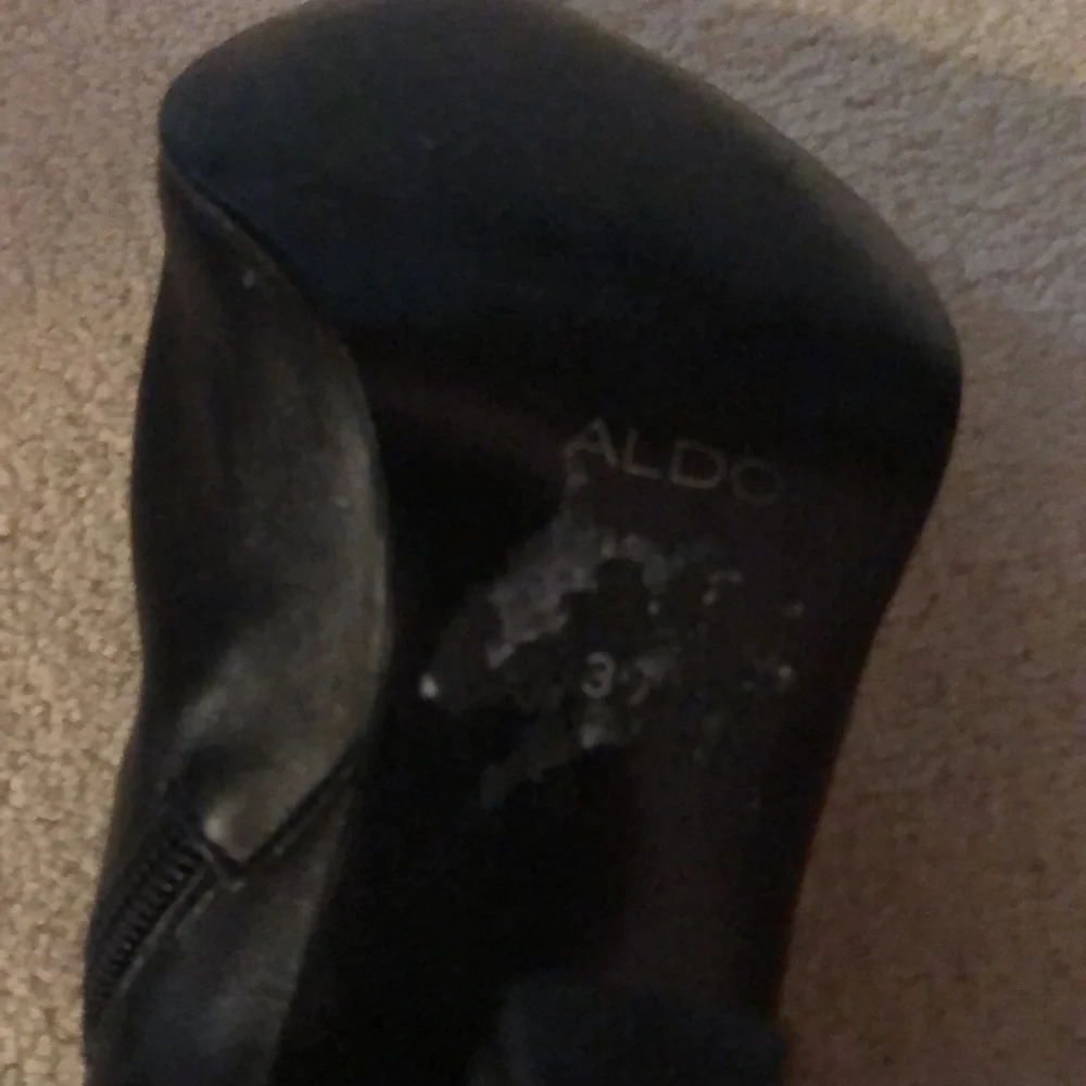 Beautiful pair of Aldo dress boots two tone camel and dark brown. UK size 39. - Picture 6 of 6